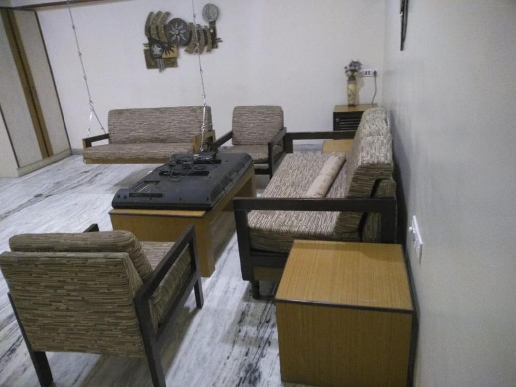 Hotel Jawahar Ulhāsnagar Zewnętrze zdjęcie