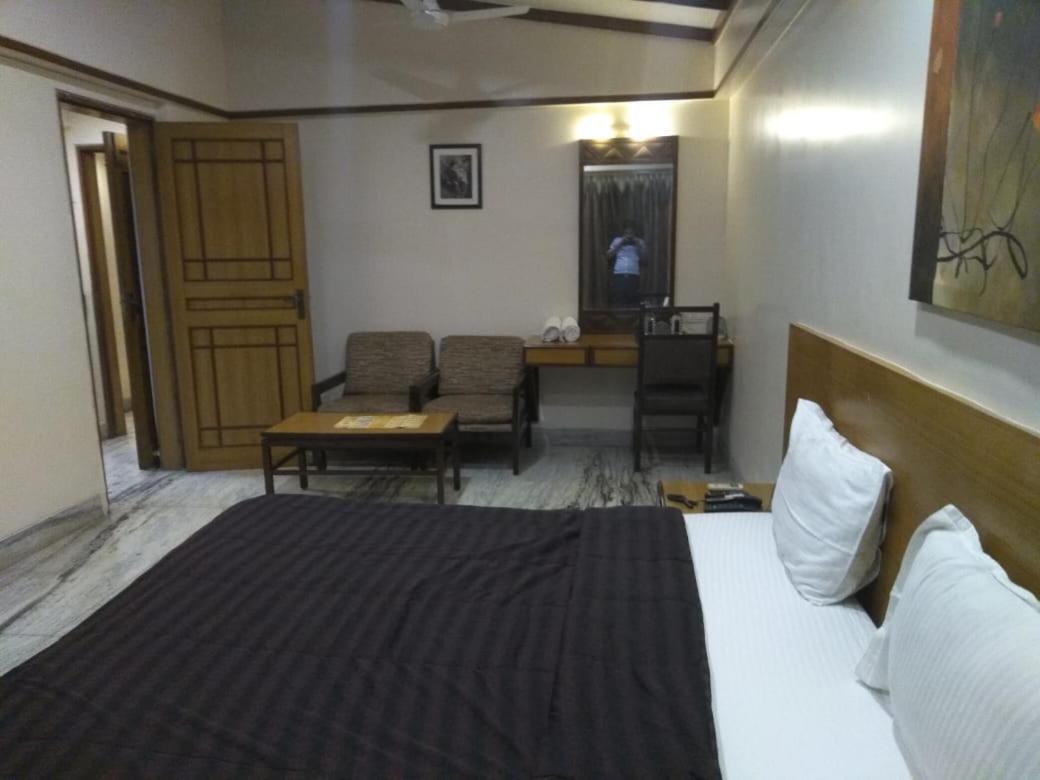 Hotel Jawahar Ulhāsnagar Zewnętrze zdjęcie