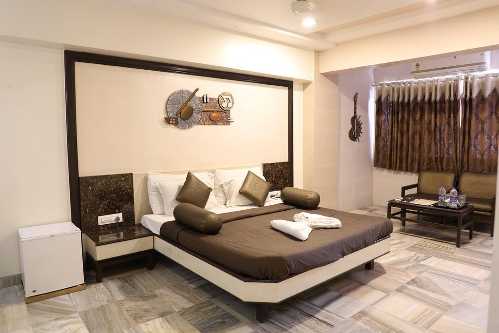 Hotel Jawahar Ulhāsnagar Zewnętrze zdjęcie